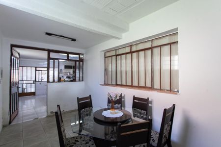 Casa à venda com 280m², 4 quartos e 3 vagasSala 2