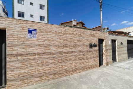 Apartamento à venda com 61m², 2 quartos e 1 vagaFachada