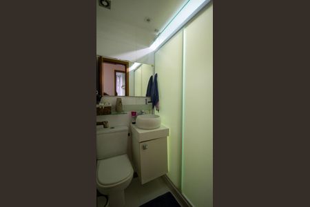 Apartamento à venda com 58m², 2 quartos e 1 vaga Apartamento à venda com 58m², 2 quartos e 1 vagaBanheiro Social