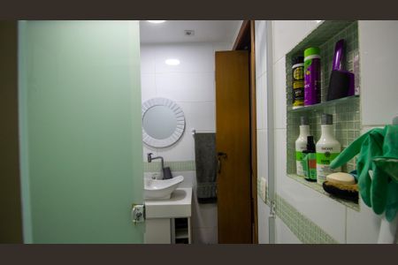 Apartamento à venda com 58m², 2 quartos e 1 vaga Apartamento à venda com 58m², 2 quartos e 1 vagaBanheiro Social