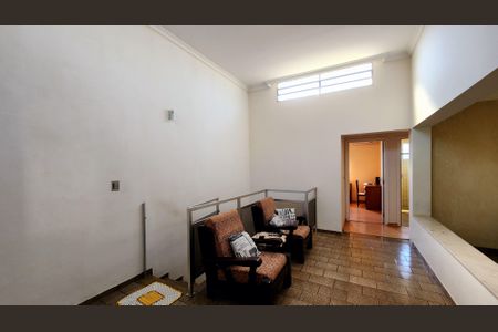 Casa à venda com 232m², 3 quartos e 6 vagasSala