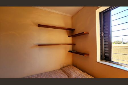 Casa à venda com 232m², 3 quartos e 6 vagasQuarto 2