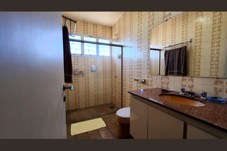 Casa à venda com 232m², 3 quartos e 6 vagasBanheiro Social