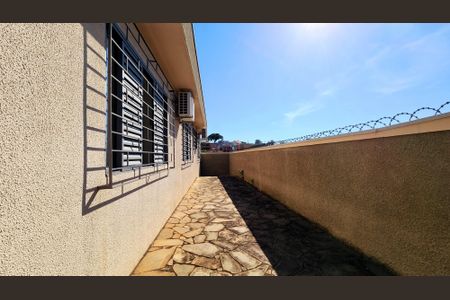 Casa à venda com 232m², 3 quartos e 6 vagasÁrea Externa