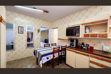 Casa à venda com 232m², 3 quartos e 6 vagasCozinha