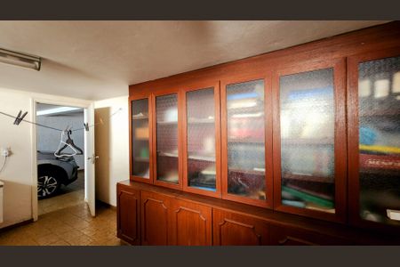 Casa à venda com 232m², 3 quartos e 6 vagasQuarto de Serviço