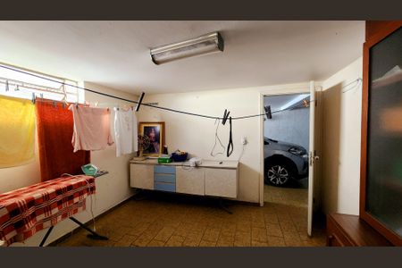 Casa à venda com 232m², 3 quartos e 6 vagasQuarto de Serviço