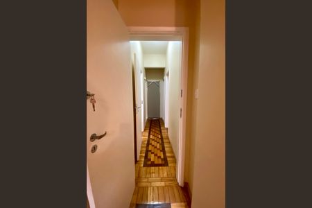 Apartamento à venda com 104m², 2 quartos e 1 vaga Apartamento à venda com 104m², 2 quartos e 1 vagaCorredor