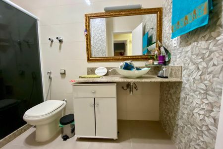 Apartamento à venda com 104m², 2 quartos e 1 vaga Apartamento à venda com 104m², 2 quartos e 1 vagaBanheiro