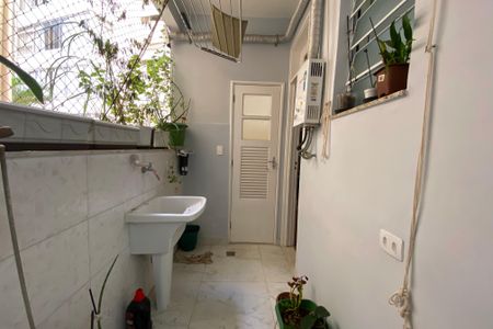 Apartamento à venda com 104m², 2 quartos e 1 vaga Apartamento à venda com 104m², 2 quartos e 1 vagaÁrea de Serviço