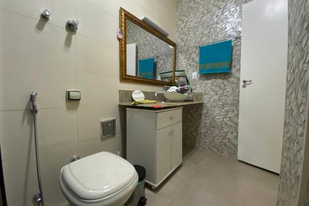 Apartamento à venda com 104m², 2 quartos e 1 vaga Apartamento à venda com 104m², 2 quartos e 1 vagaBanheiro