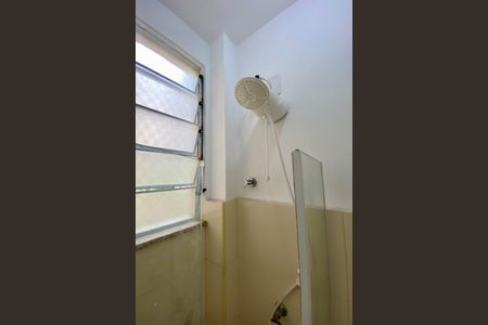 Apartamento à venda com 104m², 2 quartos e 1 vaga Apartamento à venda com 104m², 2 quartos e 1 vagaBanheiro de serviço