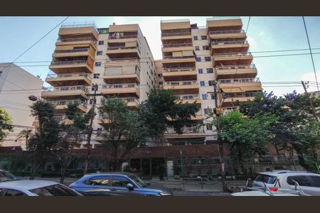 Apartamento para alugar com 100m², 2 quartos e 1 vaga Apartamento para alugar com 100m², 2 quartos e 1 vagaFachada e portaria