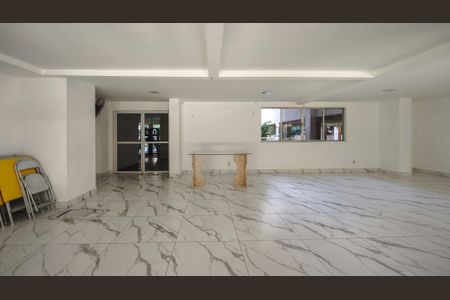 Apartamento para alugar com 100m², 2 quartos e 1 vaga Apartamento para alugar com 100m², 2 quartos e 1 vagaÁrea comum - Salão de festas