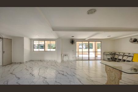 Apartamento para alugar com 100m², 2 quartos e 1 vaga Apartamento para alugar com 100m², 2 quartos e 1 vagaÁrea comum - Salão de festas