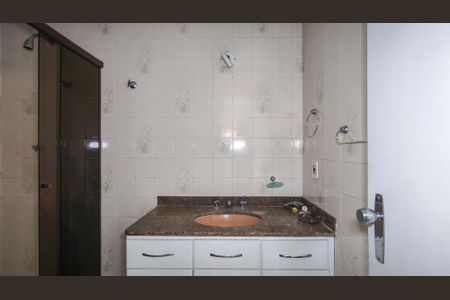 Apartamento para alugar com 100m², 2 quartos e 1 vaga Apartamento para alugar com 100m², 2 quartos e 1 vagaBanheiro da Suíte