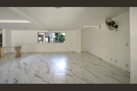 Apartamento para alugar com 100m², 2 quartos e 1 vaga Apartamento para alugar com 100m², 2 quartos e 1 vagaÁrea comum - Salão de festas