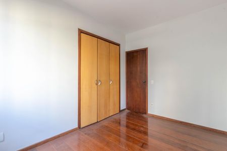 Apartamento à venda com 175m², 4 quartos e 2 vagasQuarto 1