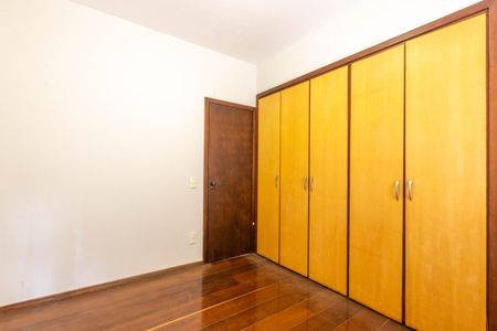 Apartamento à venda com 175m², 4 quartos e 2 vagasQuarto 2