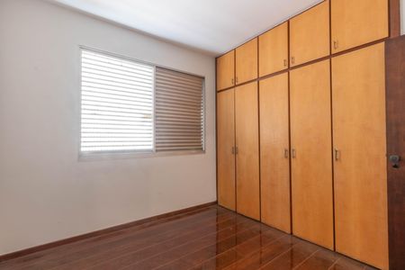 Apartamento à venda com 175m², 4 quartos e 2 vagasQuarto 3