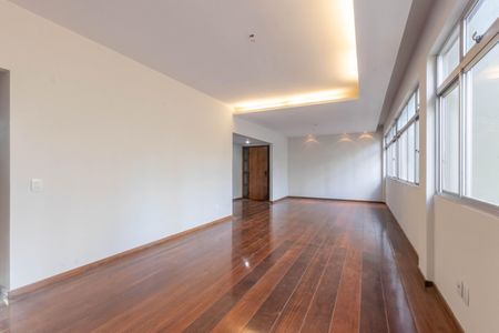 Apartamento à venda com 175m², 4 quartos e 2 vagasSala