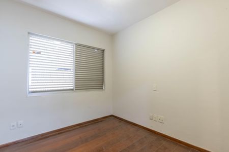 Apartamento à venda com 175m², 4 quartos e 2 vagasQuarto 2