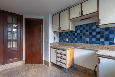 Apartamento à venda com 175m², 4 quartos e 2 vagasCozinha