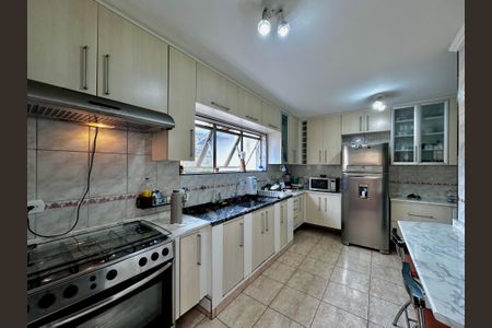 Casa à venda com 190m², 2 quartos e 1 vaga Casa à venda com 190m², 2 quartos e 1 vagaCozinha