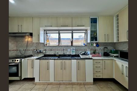 Casa à venda com 190m², 2 quartos e 1 vaga Casa à venda com 190m², 2 quartos e 1 vagaCozinha