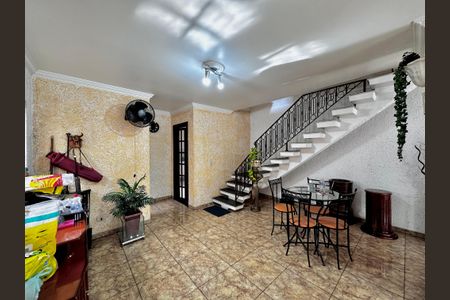 Casa à venda com 190m², 2 quartos e 1 vaga Casa à venda com 190m², 2 quartos e 1 vagaSala