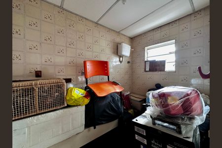 Casa à venda com 190m², 2 quartos e 1 vaga Casa à venda com 190m², 2 quartos e 1 vagaQuarto Edícula