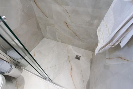 Apartamento à venda com 79m², 2 quartos e 1 vaga Apartamento à venda com 79m², 2 quartos e 1 vagaBanheiro da Suíte 1