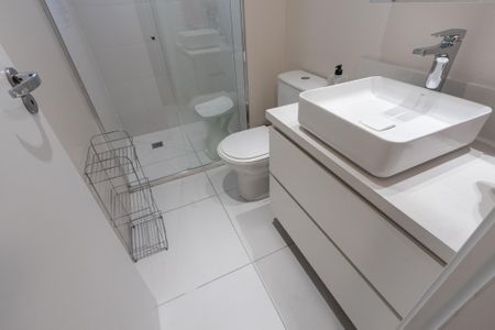 Apartamento à venda com 79m², 2 quartos e 1 vaga Apartamento à venda com 79m², 2 quartos e 1 vagaBanheiro da Suíte 2