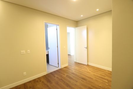 Casa de condomínio para alugar com 370m², 6 quartos e 4 vagasSuíte 4