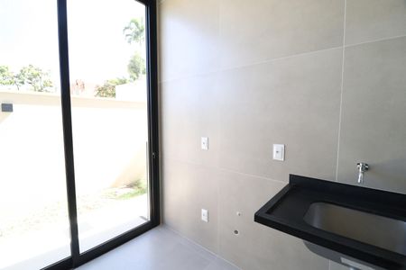 Casa de condomínio para alugar com 370m², 6 quartos e 4 vagasÁrea de Serviço