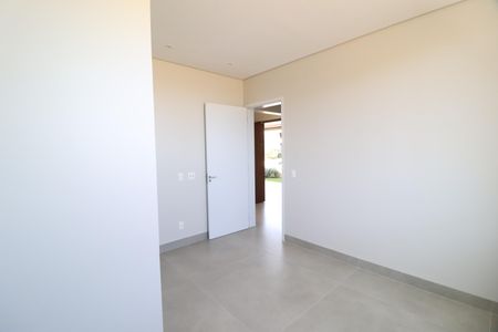 Casa de condomínio para alugar com 370m², 6 quartos e 4 vagasQuarto 2