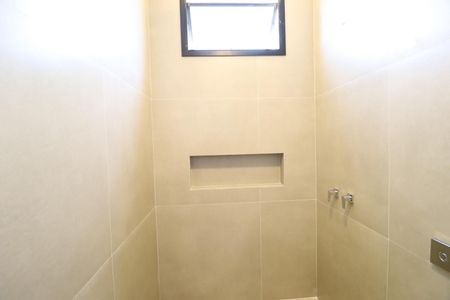 Casa de condomínio para alugar com 370m², 6 quartos e 4 vagasBanheiro Suíte 4