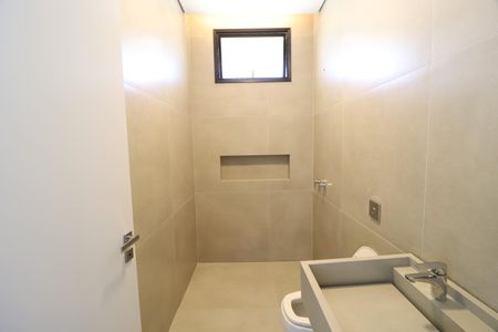 Casa de condomínio para alugar com 370m², 6 quartos e 4 vagasBanheiro Social