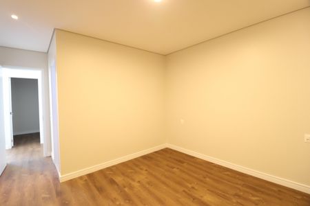 Casa de condomínio para alugar com 370m², 6 quartos e 4 vagasSuíte 3