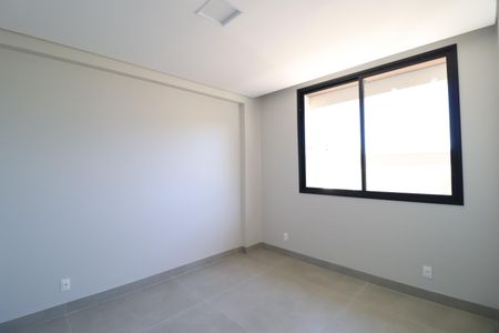 Casa de condomínio para alugar com 370m², 6 quartos e 4 vagasQuarto 1
