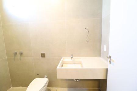 Casa de condomínio para alugar com 370m², 6 quartos e 4 vagasBanheiro Suíte 4