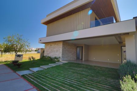 Casa de condomínio para alugar com 370m², 6 quartos e 4 vagasFachada