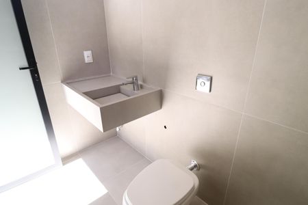 Casa de condomínio para alugar com 370m², 6 quartos e 4 vagasBanheiro Piscina