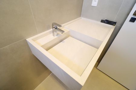 Casa de condomínio para alugar com 370m², 6 quartos e 4 vagasBanheiro Suíte 4