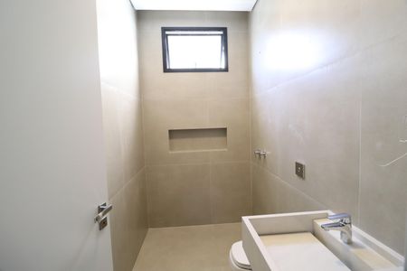 Casa de condomínio para alugar com 370m², 6 quartos e 4 vagasBanheiro  Suíte 2