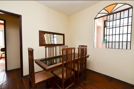 Apartamento à venda com 85m², 3 quartos e 2 vagas Apartamento à venda com 85m², 3 quartos e 2 vagasSala de jantar