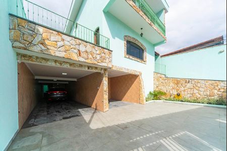 Casa para alugar com 240m², 4 quartos e 5 vagasQuintal e Garagem
