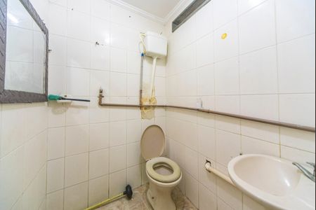Casa para alugar com 240m², 4 quartos e 5 vagasBanheiro da Garagem