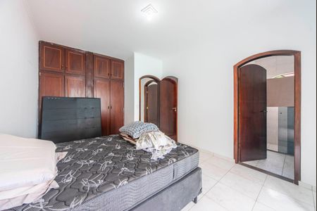 Casa para alugar com 240m², 4 quartos e 5 vagasQuarto 4