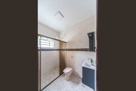 Casa para alugar com 240m², 4 quartos e 5 vagasBanheiro Social
